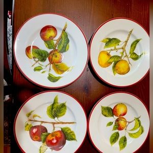 Williams Sonoma Set of Four Dessert/Salad Plates